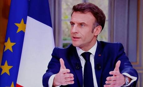 Emmanuel Macron : "J'assume ce moment !"