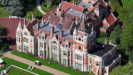 Olivia Harrison studio yoga Friar Park