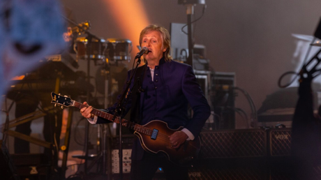 Paul McCartney pensait tuer une vieille femme avec les feux d’artifice lors d’une interprétation de “Live and Let Die”.