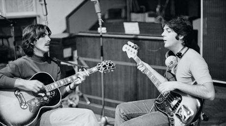 George Harrison et Paul McCartney en compétition pour les meilleures paroles