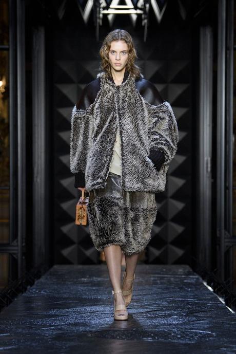 LOUIS VUITTON COLLECTION DÉFILÉ FEMME AUTOMNE-HIVER 2023