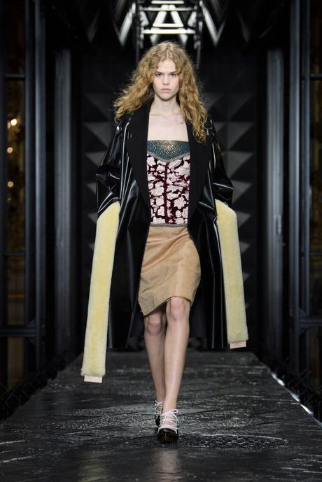 LOUIS VUITTON COLLECTION DÉFILÉ FEMME AUTOMNE-HIVER 2023