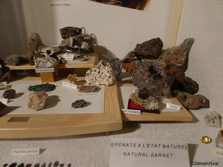 Prades L'Eglise Saint Pierre et l'Atelier de Grenat Prades L'Eglise Saint Pierre et l'Atelier de Grenat