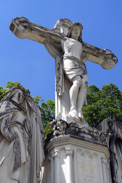 Oberammergau: Louis II de Bavière, le Jeu de la Passion et  le Groupe de la Crucifixion / 20 photos