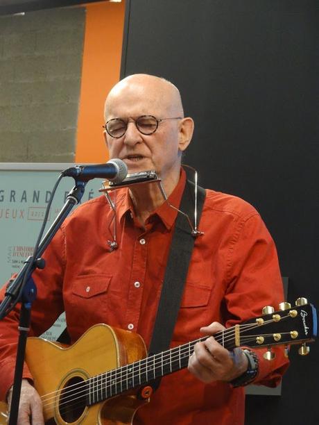 Dan Ar Braz en showcase au Cultura de Langueux, le 8 avril 2023 Dan Ar Braz en showcase au Cultura de Langueux, le 8 avril 2023