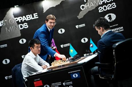 Ding Liren craque dans la 2ème partie d'échecs