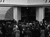 John Lennon Paul McCartney créé boutique Apple courte durée “Total Madness”.