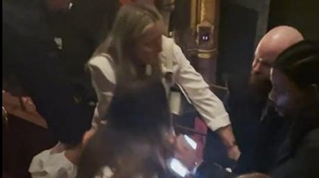 S'inviter Dans une Oeuvre