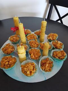 Découverte du thème des abeilles : table de jeu, activités et lectures.