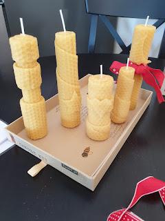 Découverte du thème des abeilles : table de jeu, activités et lectures.