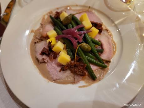 Rome février 2023 - Fontaine de Trevi, Restaurant Comedian et l'église Sant'Ignazio Rome février 2023 - Fontaine de Trevi, Restaurant Comedian et l'église Sant'Ignazio