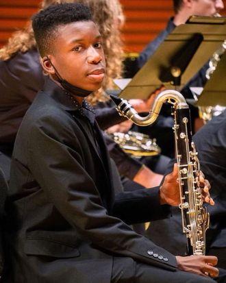 Il Ne Pouvait Pas Deviner Qu'il Sonnait à la Porte d'un Raciste Armé