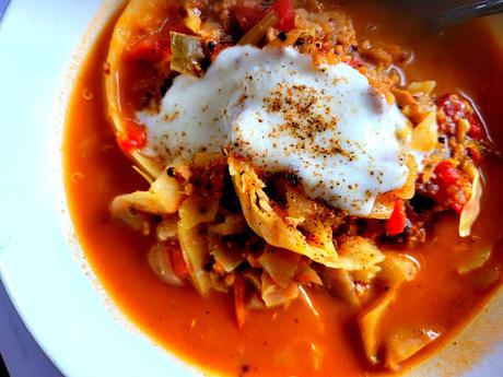Soupe au chou et haché végétal pour jour de pluie Soupe au chou et haché végétal pour jour de pluie