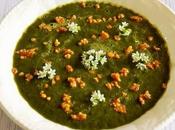 Soupe saison avec topping épicé noix (Vegan)