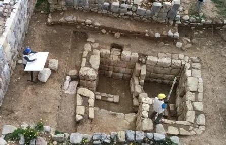 Des archéologues péruviens découvrent un bain cérémoniel inca vieux de 500 ans