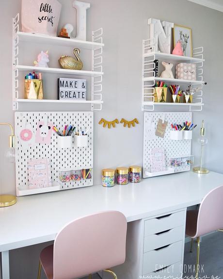 bureau double blanc tiroirs chaise rose pastel laiton deco chambre espace de travail
