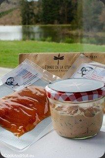 Soupe à l'ail des ours et truite fumée des Ardennes