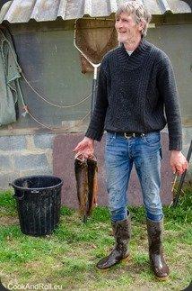 Soupe à l'ail des ours et truite fumée des Ardennes