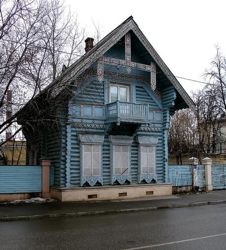 maison russe facade bois bleu turquoise maison secondaire familiale