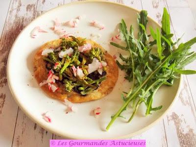 Tarte fine surprise aux fleurs de chou (ou brocolis) (Vegan)