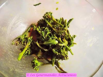 Tarte fine surprise aux fleurs de chou (ou brocolis) (Vegan)
