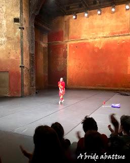 Le grand sommeil mis en scène par Marion Siéfert, avec Helena de Laurens