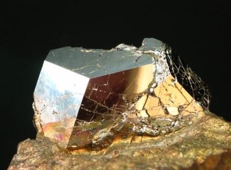 arseniure de platine trouvé dans une mine de platine