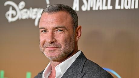 Liev Schreiber en vedette de The Guns of Christmas Past signé Xavier Gens ?