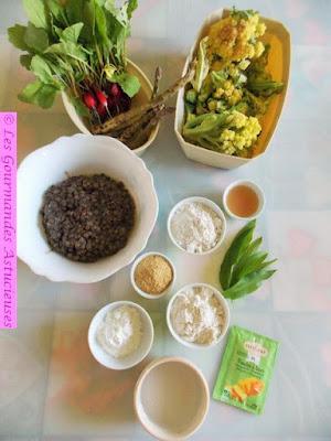 Chou-fleur, asperges et radis sur galette croustillante aux lentilles, accompagnés de tempuras de fanes et d'ail des ours (Vegan)