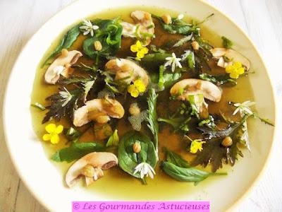 Consommé d'orties en bonne compagnie (Vegan)