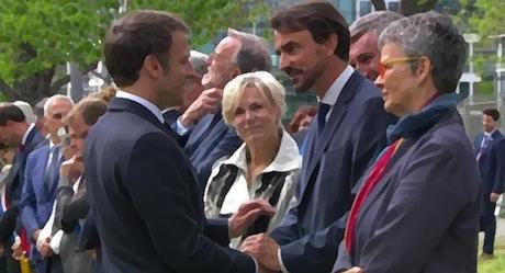 Le 8 mai, l'émotion et la politique