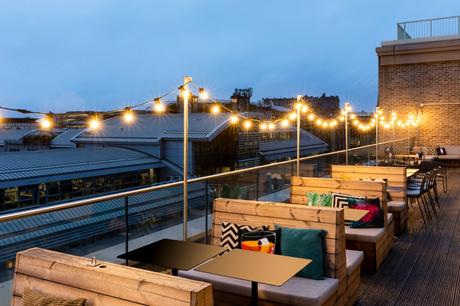 Moxy Edinburgh Fountainbridge : un établissement branché qui célèbre l’héritage brassicole d’Édimbourg