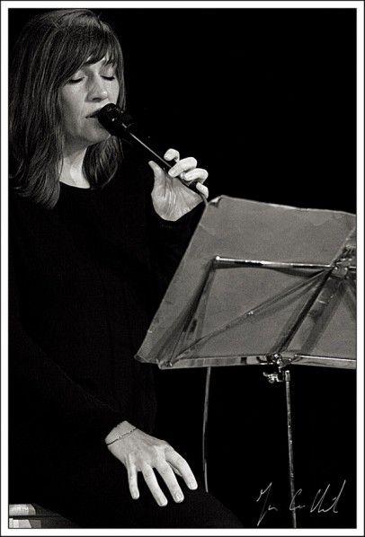Elise Caron chante l'âme des poètes au Triton