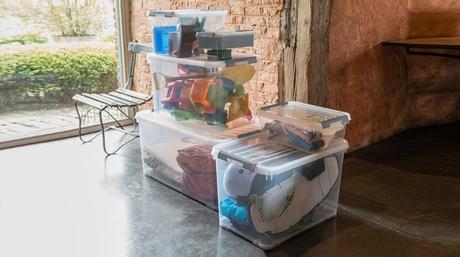 Rangement astucieux : Comment organiser votre maison avec des boîtes et des paniers ?