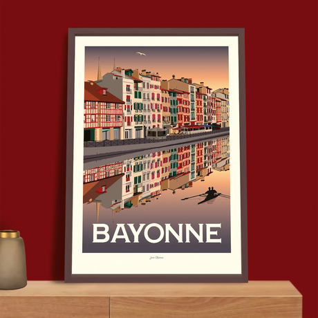 affiche paysage ville salon mur rouge meuble bois claire