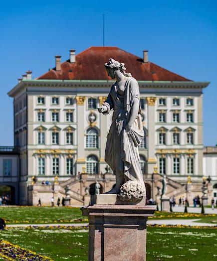 Im Schlosspark Nymphenburg hat Ceres ihre Sichel wiedergefunden / Cérès a retrouvé sa faucille dans le parc de Nymphenburg