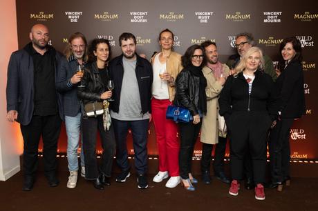 Cannes 2023 : Sous le Vent de Mystère avec « Vincent Doit Mourir » sur la Plage Magnum® Cannes 2023 : Sous le Vent de Mystère avec « Vincent Doit Mourir » sur la Plage Magnum®