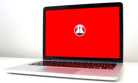 avertissement de malware rouge sur ordinateur portable
