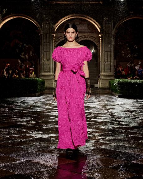 Dior Cruise 2024: Un Hommage à Frida Kahlo Dior Cruise 2024: Un Hommage à Frida Kahlo