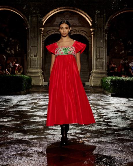 Dior Cruise 2024: Un Hommage à Frida Kahlo
