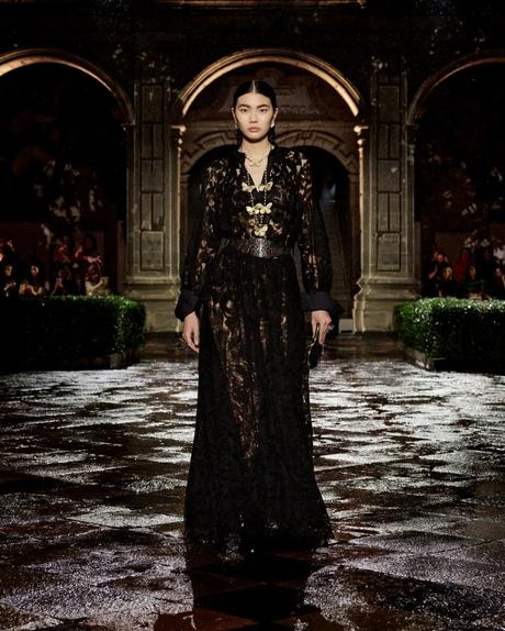 Dior Cruise 2024: Un Hommage à Frida Kahlo Dior Cruise 2024: Un Hommage à Frida Kahlo