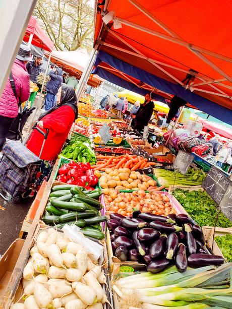 Le marché de Wazemmes sous la pluie Le marché de Wazemmes sous la pluie