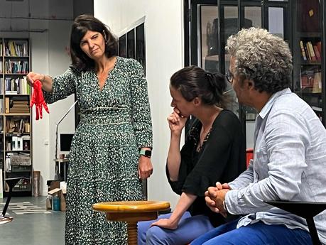 Théâtre amateur au Lucernaire L’homme qui ? La visite, au dessus d’un nid de coucou Et allons tant mieux, tant mieux….. Théâtre amateur au Lucernaire L’homme qui ? La visite, au dessus d’un nid de coucou Et allons tant mieux, tant mieux…..