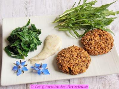 Galettes de lentilles accompagnées de tagliatelles de bourrache et d'une sauce algues-moutarde (Vegan) Galettes de lentilles accompagnées de tagliatelles de bourrache et d'une sauce algues-moutarde (Vegan)