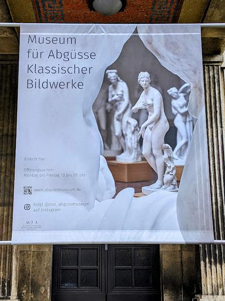 München — Museum für Abgüsse Klassischer Bildwerke — Musée des moulages de l'art classique — 40 Bilder / 40 photos