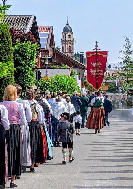 Fronleichnam 2023 in Mittenwald — la Fête-Dieu à Mittenwald — 50 Bilder / 50 photos