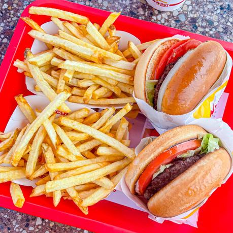 In-N-Out LAX, burgers californiens avec vue