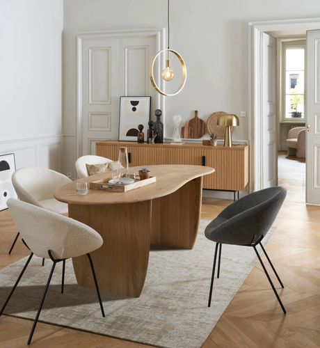 table bois oval chene massif beige salon lumineux parquet