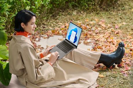 ASUS annonce le Zenbook S13 OLED, l’ordinateur portable OLED de 13,3 pouces le plus fin au monde