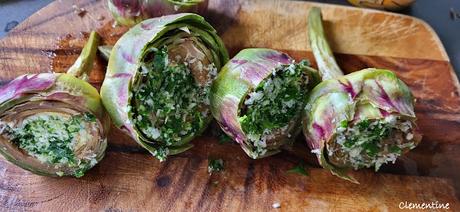 Carciofi alla romana - Artichauts à la romaine Carciofi alla romana - Artichauts à la romaine